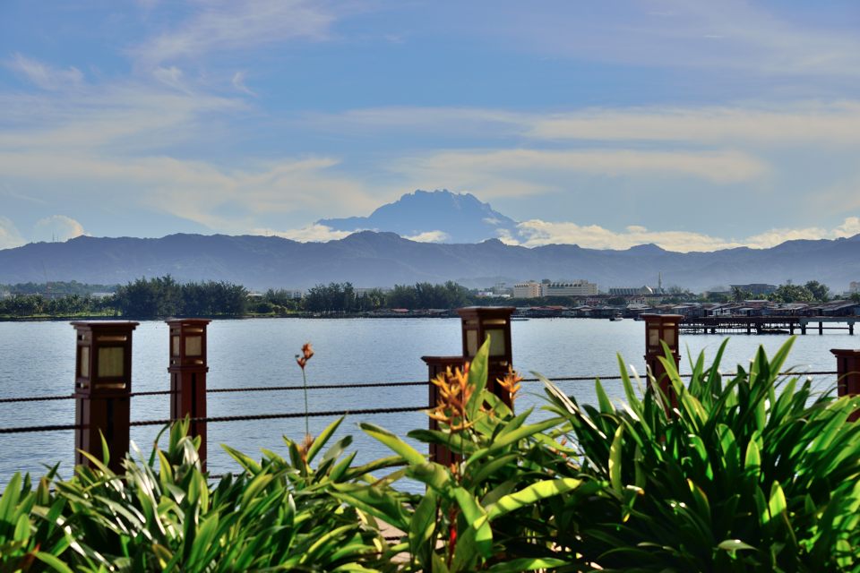 シャングリラ・タンジュンアル・リゾートから見たキナバル山