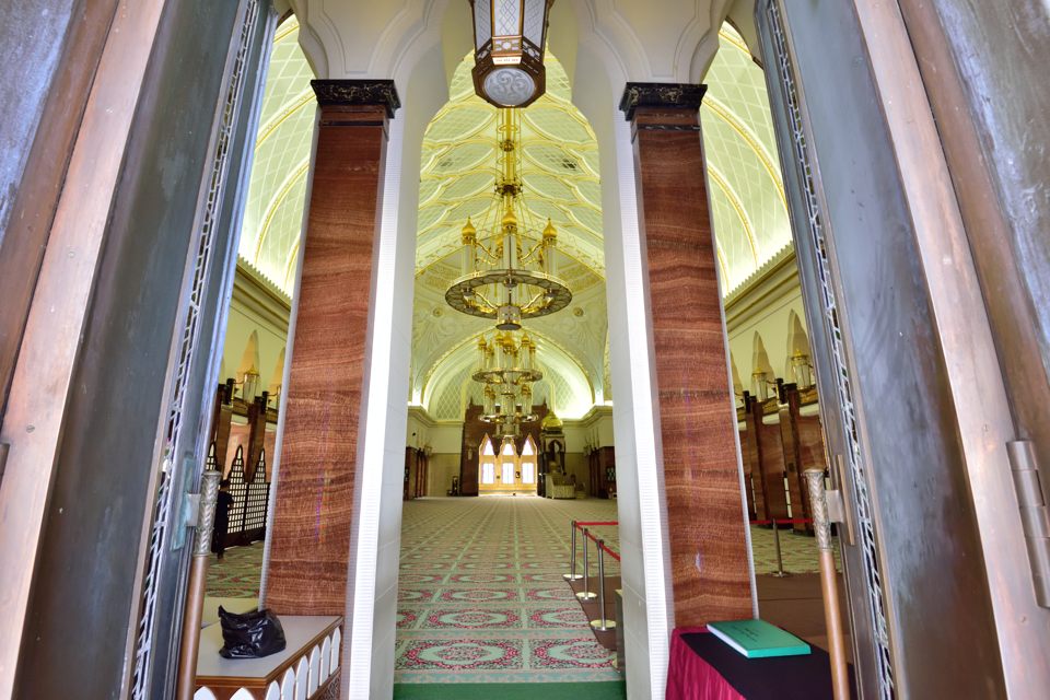 サファディンモスクの内部